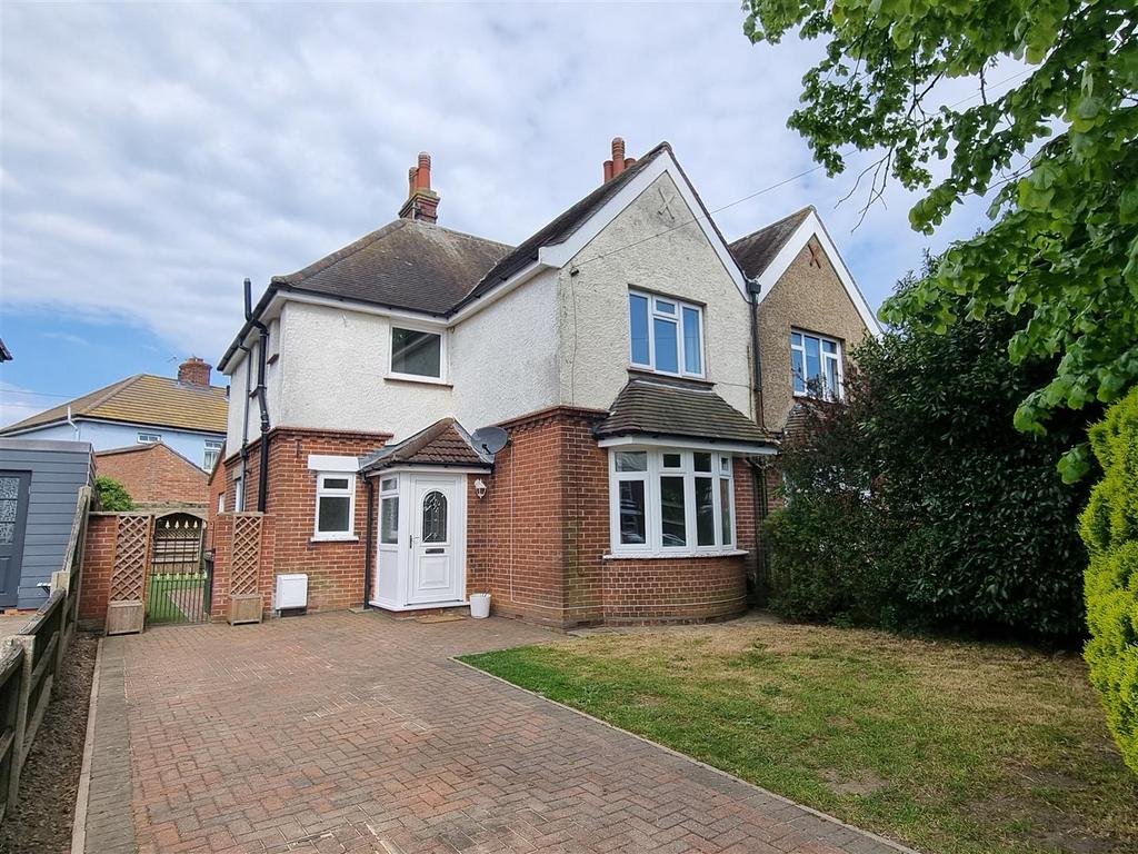 Middleton Road, Gorleston 3 bed semidetached house for sale £250,000