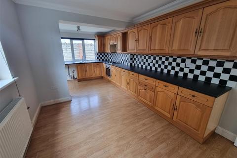 3 bedroom semi-detached house for sale, Middleton Road, Gorleston