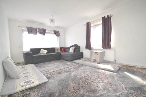 2 bedroom flat for sale, Kestrel House, Gurnell Grove