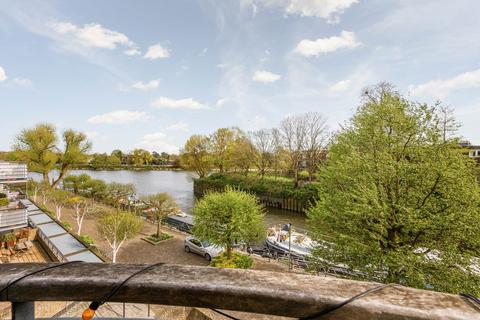 2 bedroom apartment for sale, Point Wharf Lane, Brentford