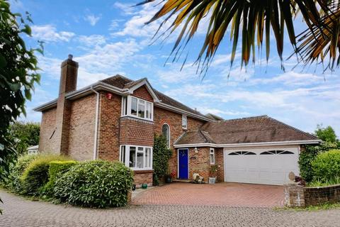 4 bedroom detached house for sale, Meadowlands, Ringwood, BH24 3EZ