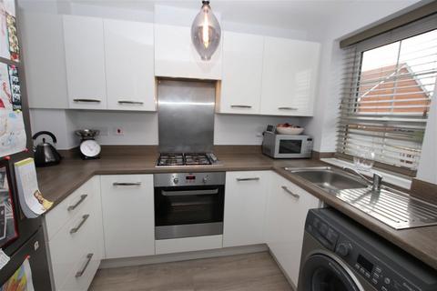 2 bedroom townhouse for sale, Carrs Avenue, Cudworth