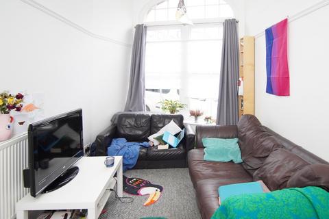 5 bedroom end of terrace house to rent, Hillgrove Street, Bristol BS2