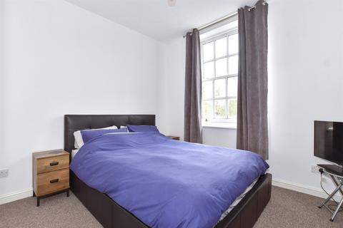 1 bedroom flat for sale, Swan Street, West Malling, Kent