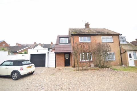 2 bedroom semi-detached house to rent, Seabrook Gardens Hythe CT21