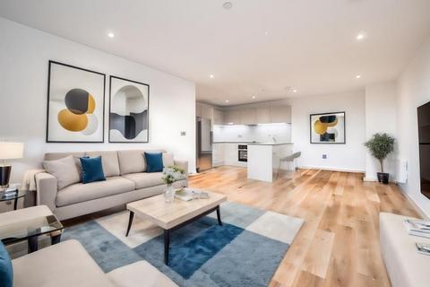 3 bedroom apartment to rent, Flat 62 :: The Quarters