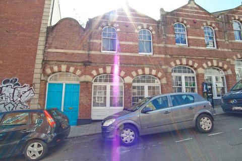 4 bedroom end of terrace house to rent, Stokes Croft, Bristol BS2