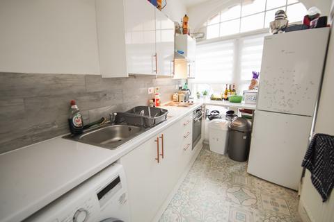4 bedroom end of terrace house to rent, Stokes Croft, Bristol BS2
