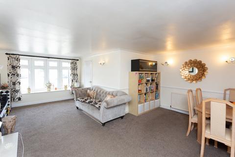 3 bedroom terraced house for sale, Risedale Hill, Hemel Hempstead, Hertfordshire, HP3