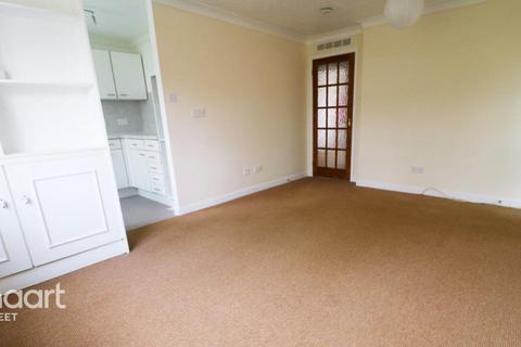 2 bedroom flat to rent, Constantius Court, Fleet