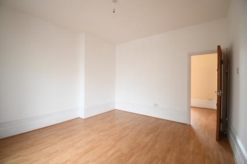 1 bedroom ground floor flat to rent, Wallwood Road, London, E11