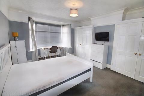 2 bedroom ground floor flat for sale, Rothbury Terrace, Heaton, Newcastle upon Tyne, Tyne and Wear, NE6 5DB