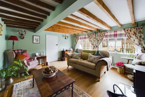 3 bedroom cottage for sale, Old Street, Newton Flotman