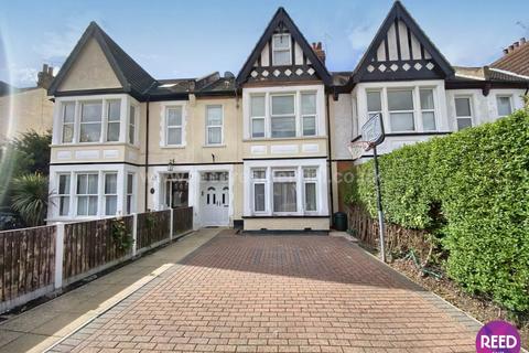 2 bedroom flat to rent, Finchley Road, Westcliff On Sea