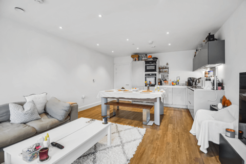 2 bedroom apartment for sale, at Sparrowhawk Court, Oakwood Crescent, London N10