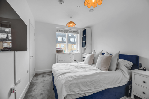 2 bedroom apartment for sale, at Sparrowhawk Court, Oakwood Crescent, London N10
