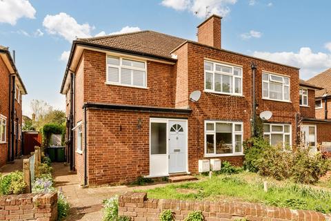 12 Mayfield Close, Thames Ditton, KT7 0AG