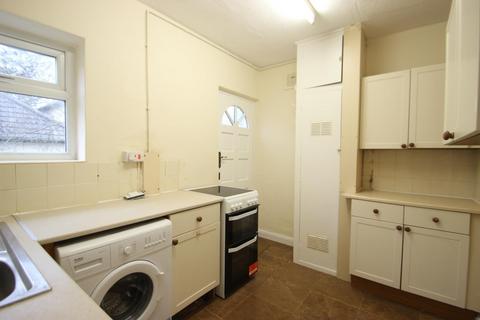 2 bedroom flat to rent, Sandringham Way, Moortown, Leeds, West Yorkshire, LS17