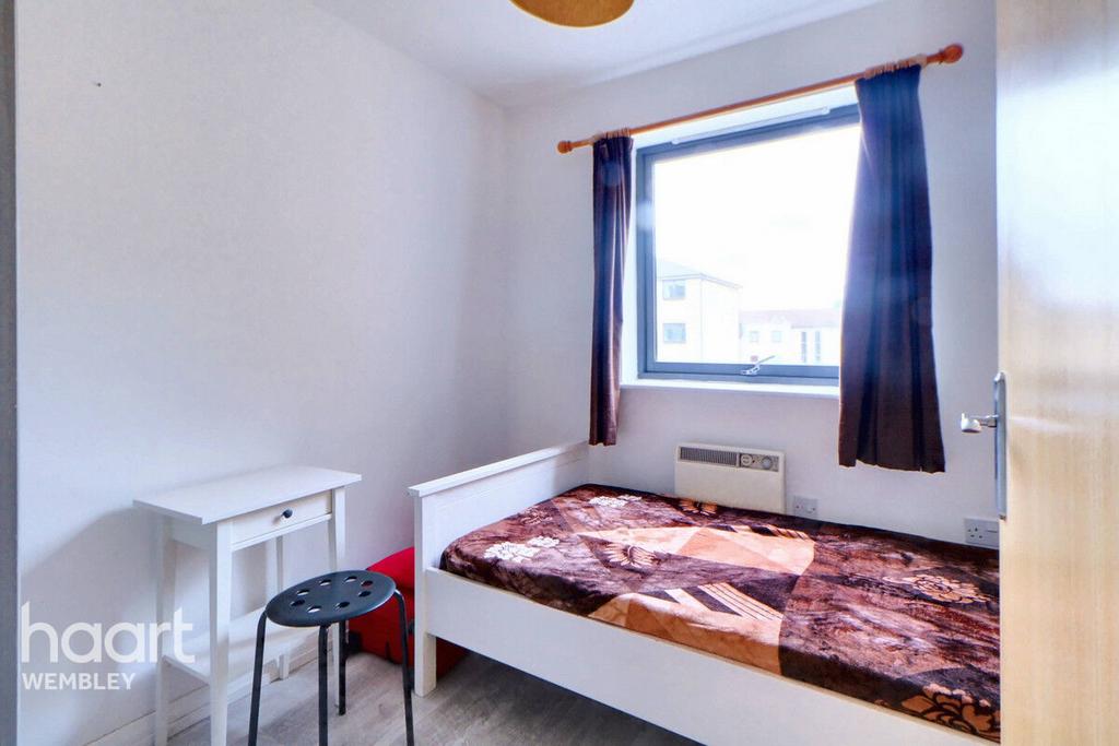 North Wembley 2 bed apartment for sale £325,000
