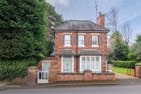 2 bedroom link detached house for sale, Main Street, Lutterworth LE17