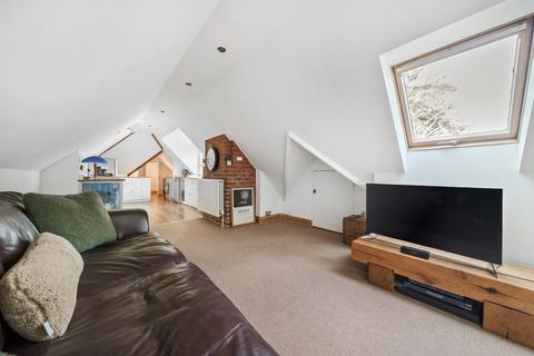 3 bedroom flat for sale, Hindhead, Surrey GU26