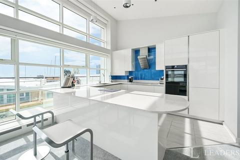 4 bedroom apartment for sale, Gosport Marina, Mumby Road, Gosport