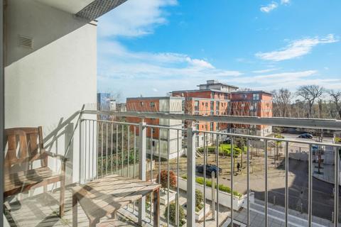 150 Holland Gardens, Brentford, TW8 0AY