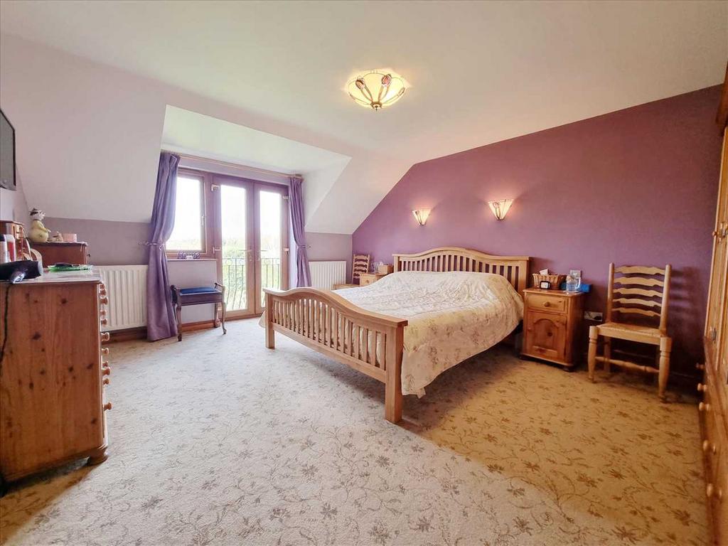 Bedroom 1: