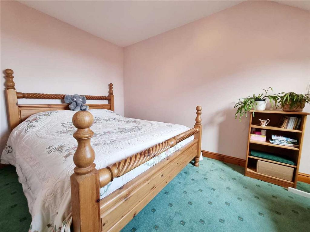 Bedroom 3: