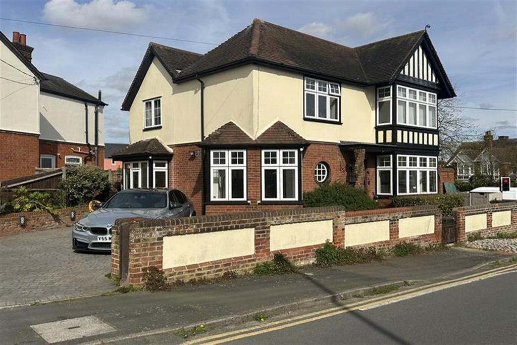 Clare Road, Braintree, CM7 4 bed detached house for sale £475,000