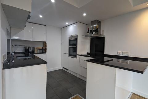 2 bedroom flat to rent, Queens College Chamber, 38 Paradise Street, Birmingham, West Midlands, B1