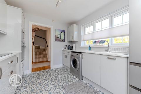 127 Howard Drive, Letchworth Garden City, SG6 2BX