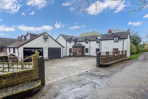 4 bedroom detached house for sale, Moss Lane, High Legh