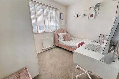 3 bedroom semi-detached house for sale, Bewick Park, Wallsend, Tyne and Wear, NE28 9RZ