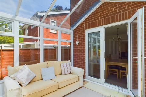 3 bedroom detached house for sale, Kerridge Close, Cheshire CW10