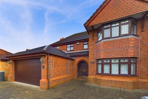 4 bedroom detached house for sale, Monarch Drive, Kingsmead CW9