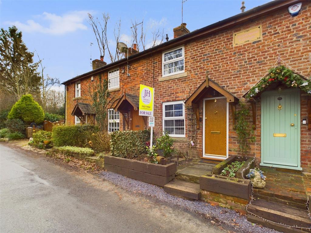 Middlewood Cottages, Poynton SK12 2 bed terraced house for sale £350,000
