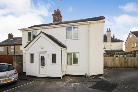 2 bedroom detached house for sale, Bistre Avenue, Buckley CH7