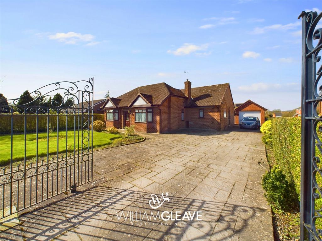Field Farm Lane, Flintshire CH7 3 bed detached bungalow £395,000