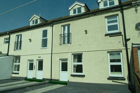 2 bedroom apartment to rent, Rhyl, Denbighshire LL18