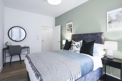 2 bedroom flat to rent, Station Avenue, Walton-on-Thames, Surrey, KT12