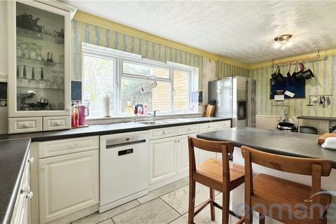 4 bedroom detached house for sale, Heron Wood Road, Aldershot, Hampshire