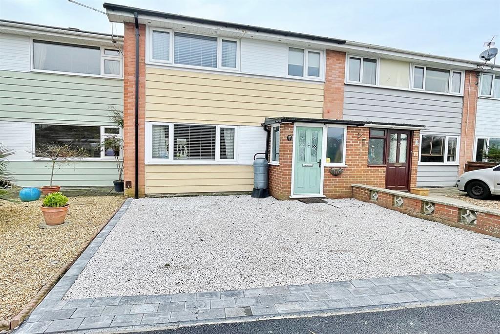 Mudeford 3 bed end of terrace house for sale £320,000