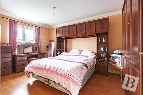 2 Bonnett Mews, Hornchurch, RM11 1SQ