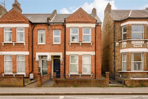 12 Hawks Road, Kingston Upon Thames, KT1 3EG