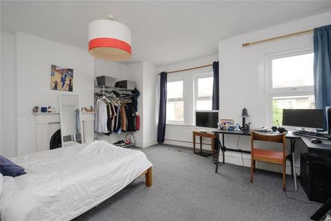 12 Hawks Road, Kingston Upon Thames, KT1 3EG