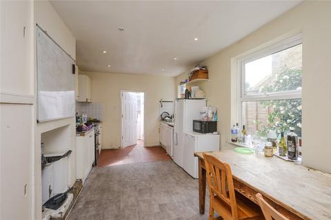 12 Hawks Road, Kingston Upon Thames, KT1 3EG