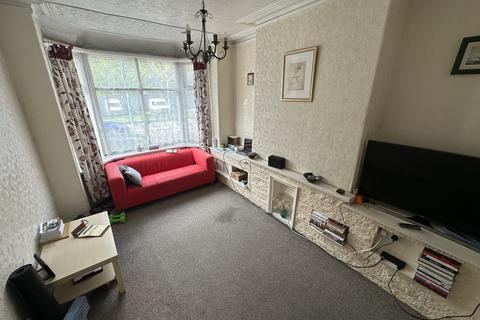 3 bedroom terraced house to rent, Bank Street, Manchester, M11