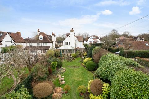 Lychgate House, 34 Austenway, Chalfont St Peter, Gerrards Cross, SL9 8NW