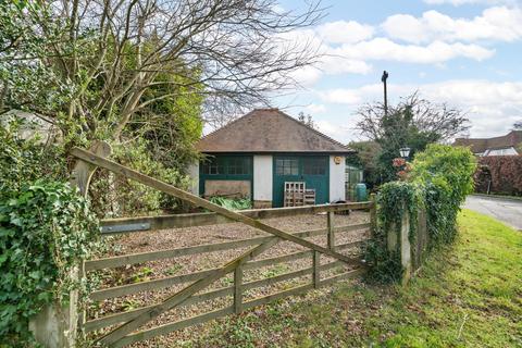 Lychgate House, 34 Austenway, Chalfont St Peter, Gerrards Cross, SL9 8NW